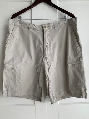 Patagonia Men's Cargo Shorts outdoor activity  size 38 inseam 11"